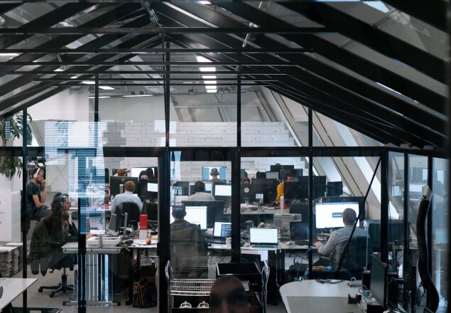 Zwarte kantoorkas als opslagruimte 380 x 677 centimeter modern