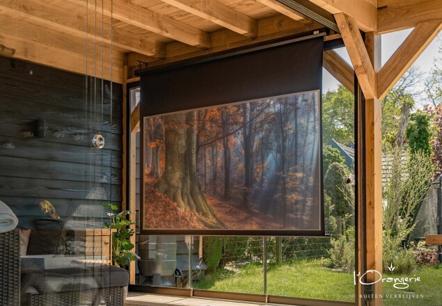 Glazen schuifwand in hout overkapping 3 meter antraciet windwerend